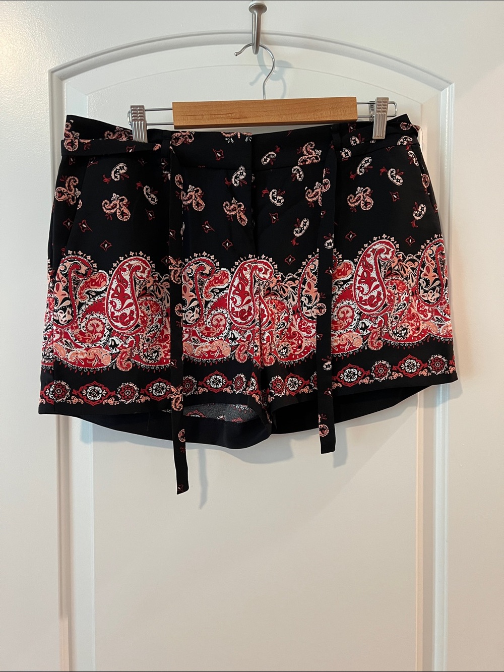 LOFT Black Paisley Tie-Waist High Waist Shorts